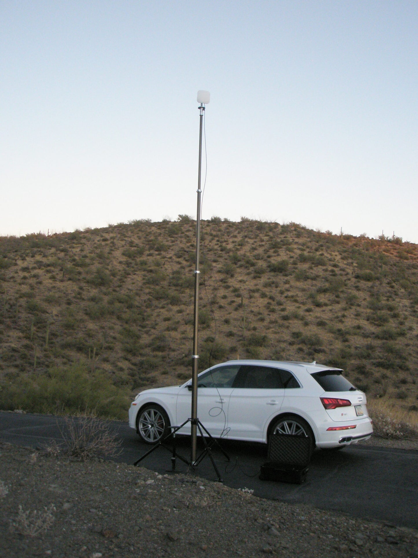 18 ft. Pneumatic Heavy Duty Folding Tripod Mast